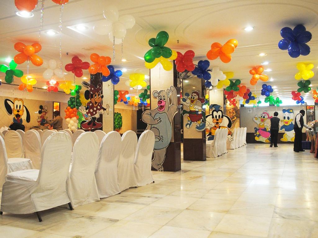 Hotel Atithi Palace Нью-Дели Экстерьер фото